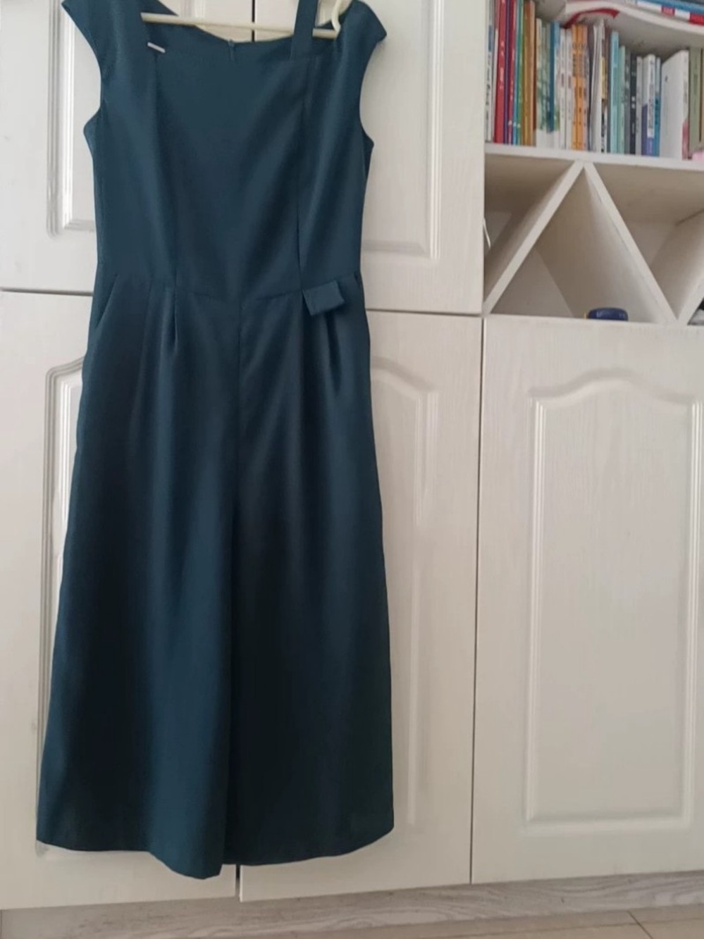 Sleeveless Teal Midi Dress with Square Neck